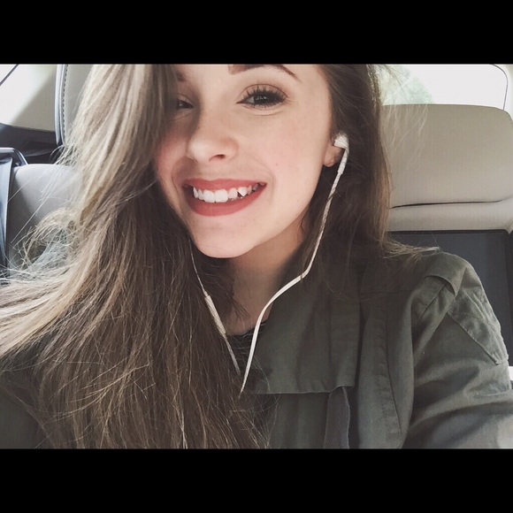 Layne Neff - Poshmark Profile Picture of Layne Neff (@layneneff) on Poshmark