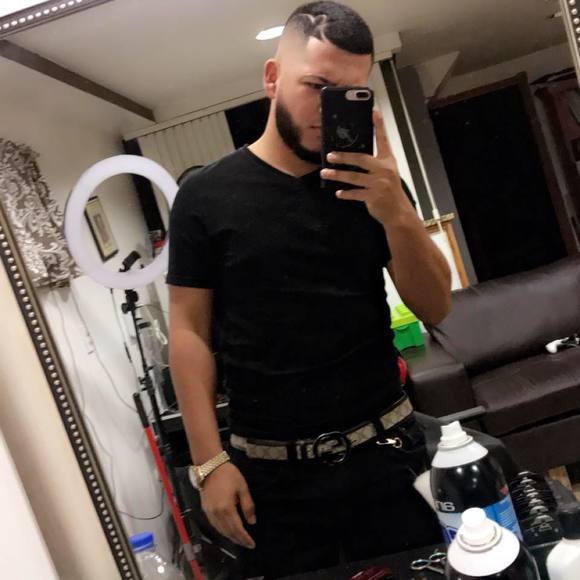 Profile Picture of Salvador Vizcaino (@salvador_7) on Poshmark
