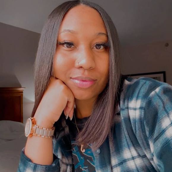 Profile Picture of Jada Aughtry (@aughtry25) on Poshmark