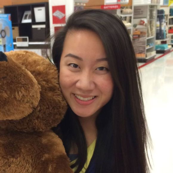 Profile Picture of Claudia Chee (@claudiagchee) on Poshmark