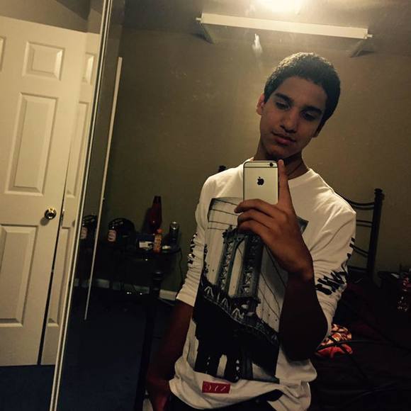 Profile Picture of Jonathan Jaquez (@jjaq98) on Poshmark