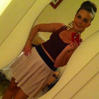 Profile Picture of Ashleigh Hooks (@Ashly_hooks) on Twitter