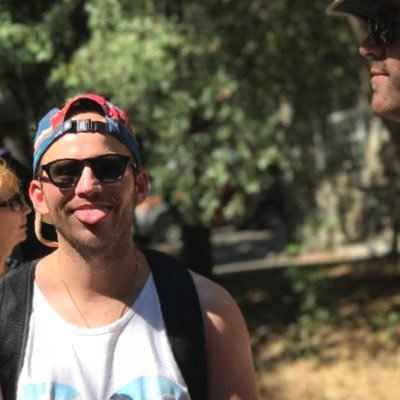 Profile Picture of Andrew DeBlanc (@AndrewdeBlanc) on Twitter