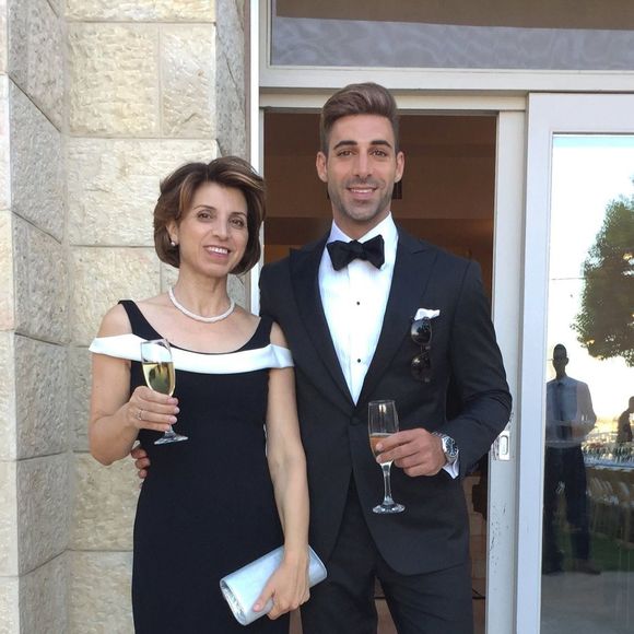 Profile Picture of Amer Amer (@amernass) on Poshmark