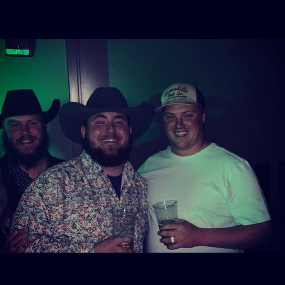 Profile Picture of Drew Mueggenborg (@drewmueggenborg) on Poshmark