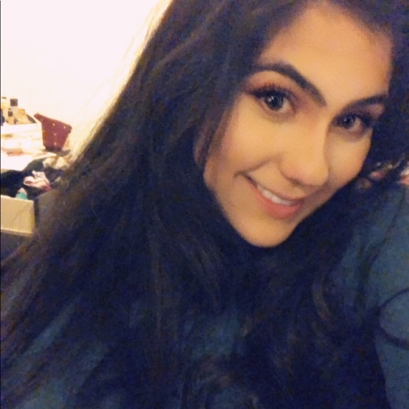 Profile Picture of Rebekah Shahrashian (@rebekahsh) on Poshmark