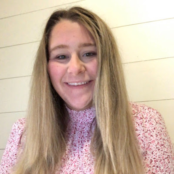 Profile Picture of Alexis Shanks (@alexisshanks1) on Poshmark