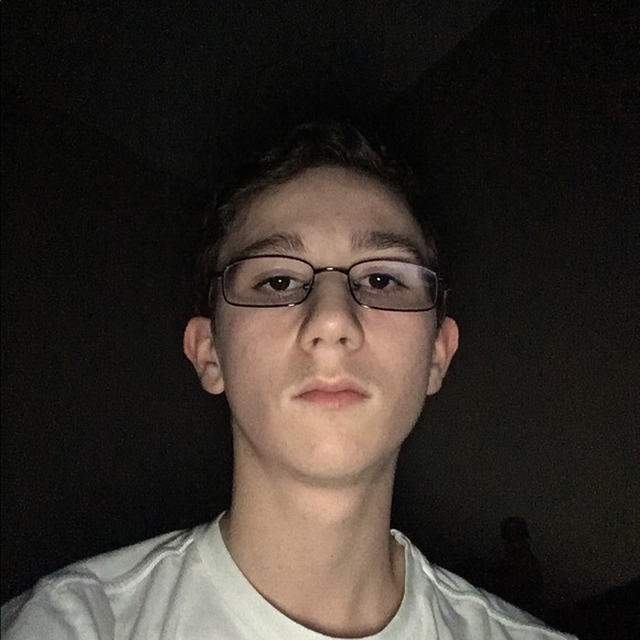 Profile Picture of Paul Anleitner (@thebestdestoyer) on Poshmark