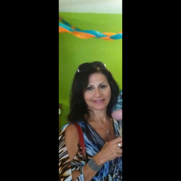 Profile Picture of Lucy Cacia (@lcacia) on Poshmark