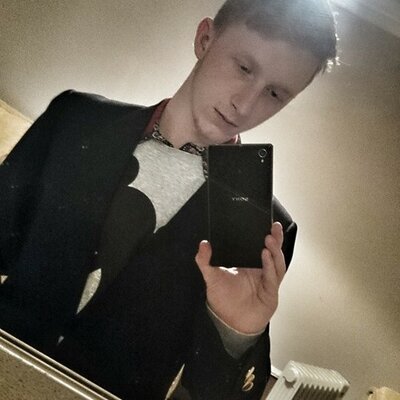 Profile Picture of Craig Beaumont (@Bourbon1994) on Twitter
