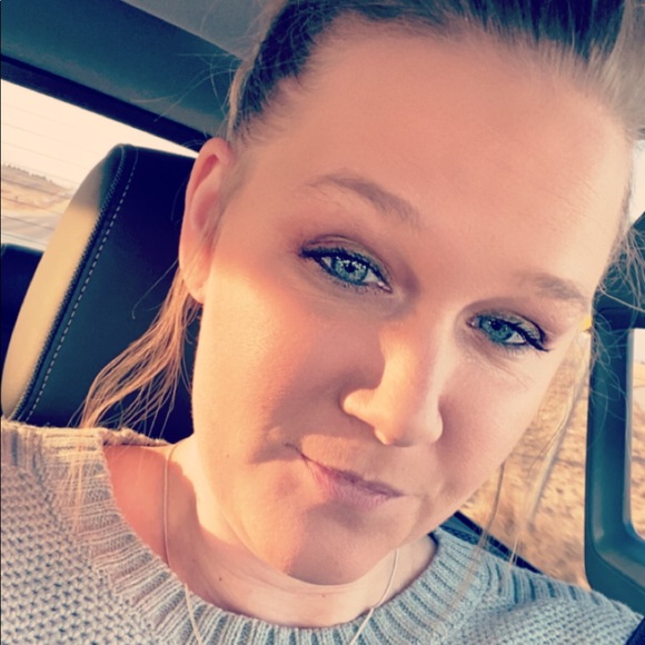 Profile Picture of Margo Nunnally (@mmnunnally) on Poshmark