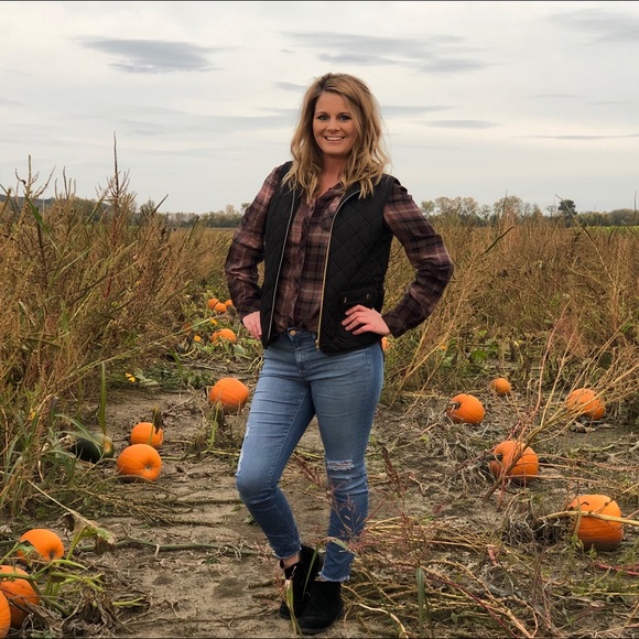 Amber Goschy - Poshmark Profile Picture of Amber Goschy (@agoschy09) on Poshmark