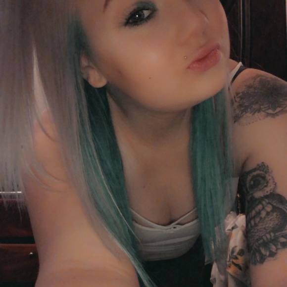 Profile Picture of Tori Coleman (@toricoleman912) on Poshmark