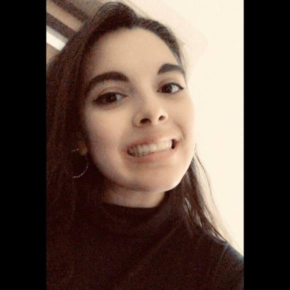 Profile Picture of Christina Bejarano (@bejaranoc) on Poshmark