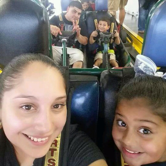 Profile Picture of Glenda Luna (@gisabel89) on Poshmark