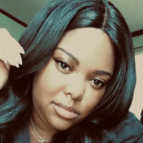 Profile Picture of Shayla Hayes (@shayla_renae) on Poshmark