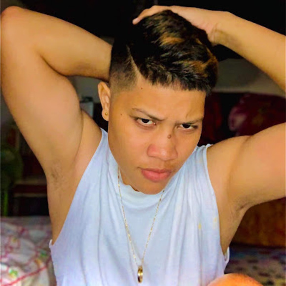 Profile Picture of Mary Takitaki (@marytakitaki) on Poshmark