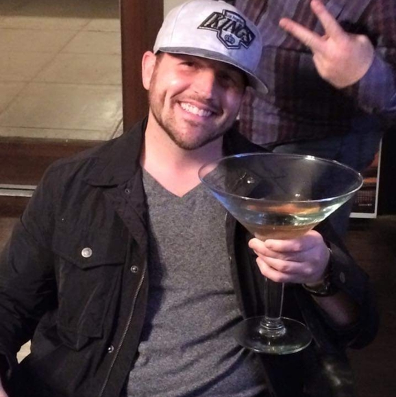 Profile Picture of Steve Vassallo (@sjv_1979) on Poshmark
