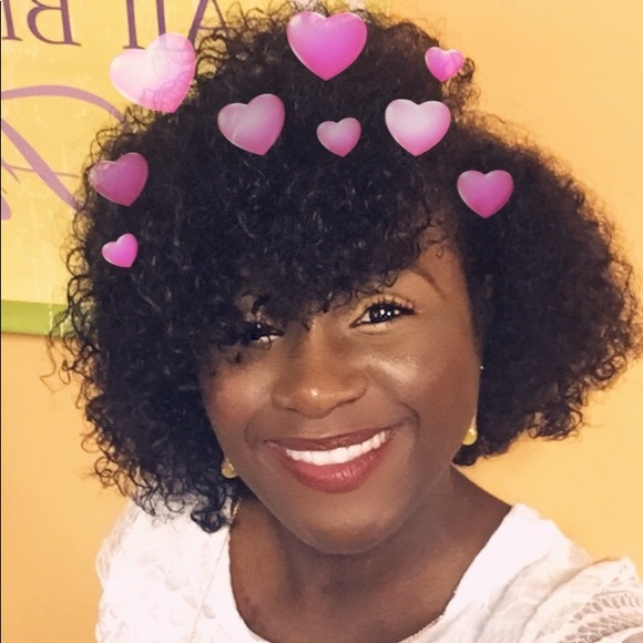 Profile Picture of Bianca Gauntt (@lashellbianca28) on Poshmark