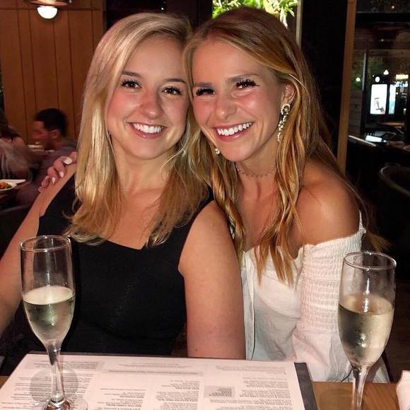 Profile Picture of Alexa Messman (@alexamessman) on Poshmark