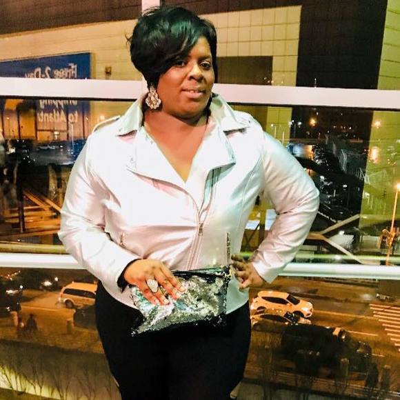 Profile Picture of Victoria a Mcgraw (@kieandbug) on Poshmark