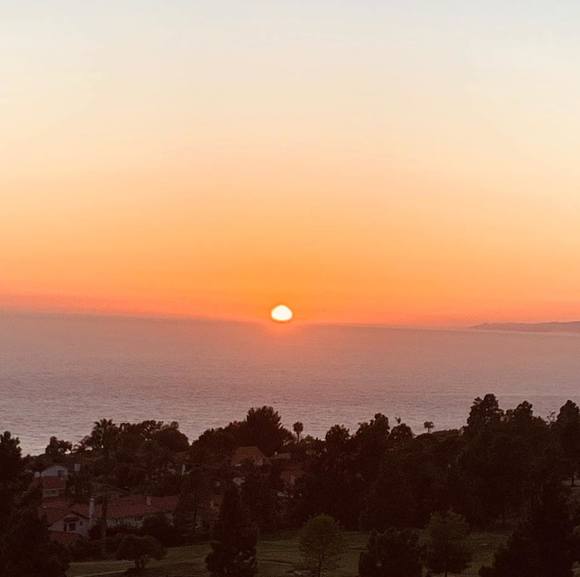 Profile Picture of Karen Liakos (@karenliakos) on Poshmark