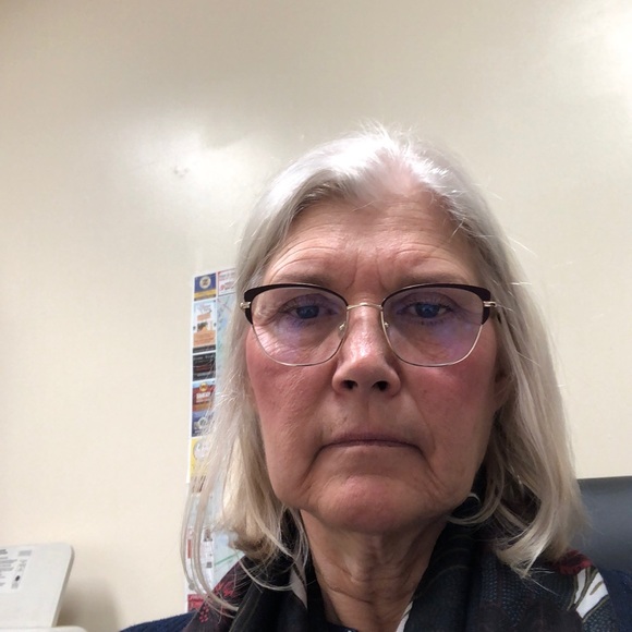 Profile Picture of Debbie Kevlin (@dkevilini) on Poshmark