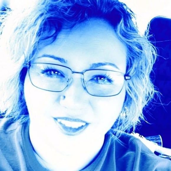 Profile Picture of Sandra Feltenberger (@sandrad2264) on Poshmark