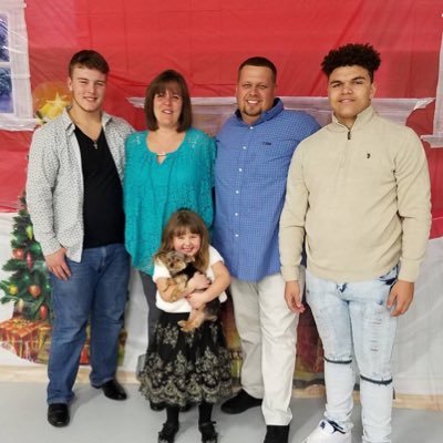 Profile Picture of Michaelleavell (@luvmykidsleavel) on Twitter