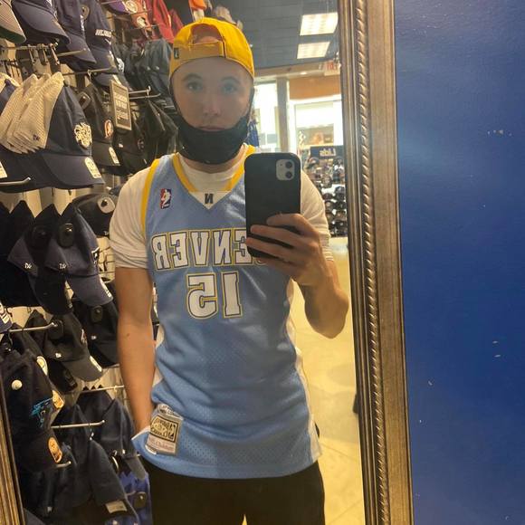 Profile Picture of Chad Beale (@cbeale01) on Poshmark