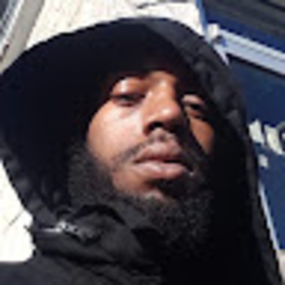 Profile Picture of Steven Singleton (@ssngltn) on Poshmark