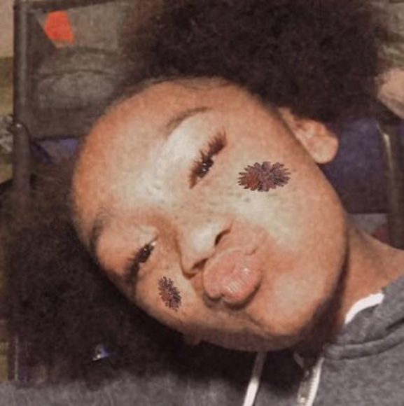 Profile Picture of Tassanee Hill (@tassaneehill206) on Poshmark