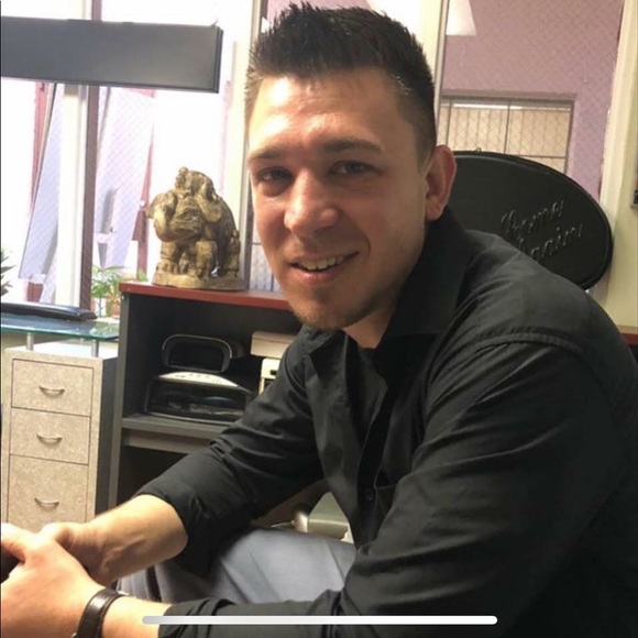 Profile Picture of Jonathan Kushim (@kush214) on Poshmark