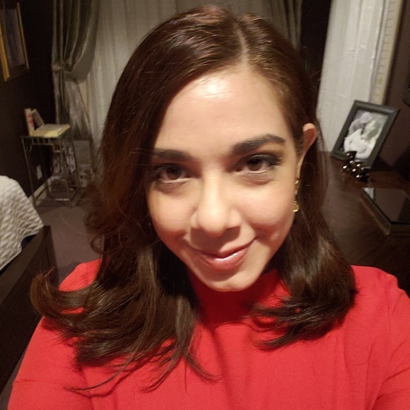 Profile Picture of Yolanda Acosta (@yacostac80) on Poshmark