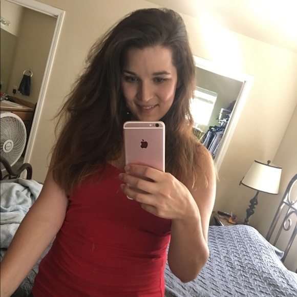 Profile Picture of Justine Blum (@jblum1991) on Poshmark