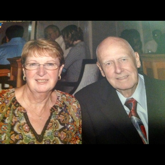 Profile Picture of Debbie Zrowka (@dznurse168) on Poshmark