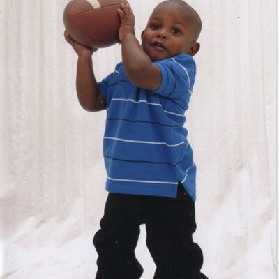 Profile Picture of Henry Snell (@hen_dog26) on Twitter