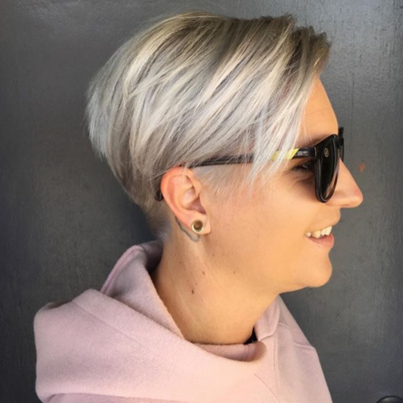 Profile Picture of Nina Brickeywood (@ninabrick12) on Poshmark