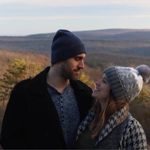 Profile Picture of Ashley Hoch (@ahoch1991) on Poshmark