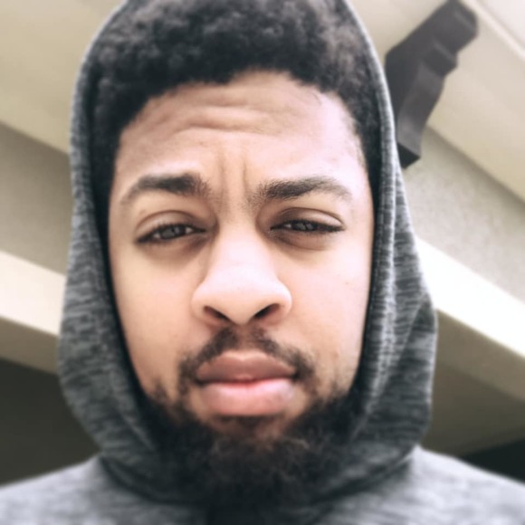 Profile Picture of Paul Muckelroy (@phmuckelroy) on Poshmark