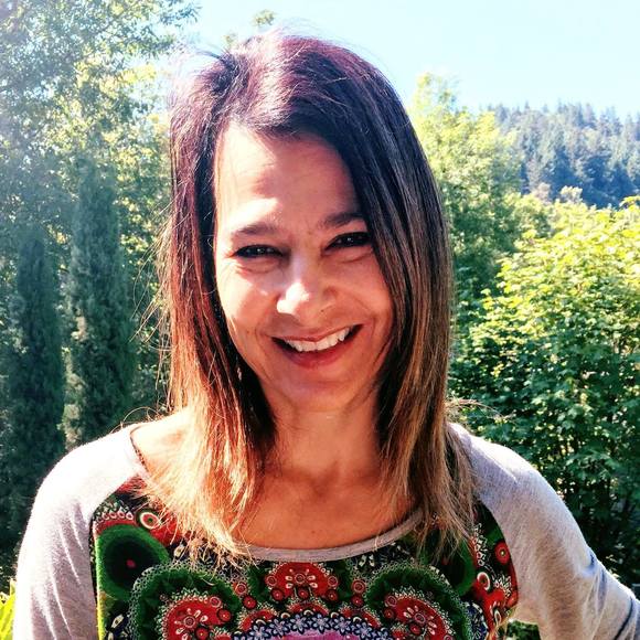 Profile Picture of Paula Dougherty (@pimnipa) on Poshmark