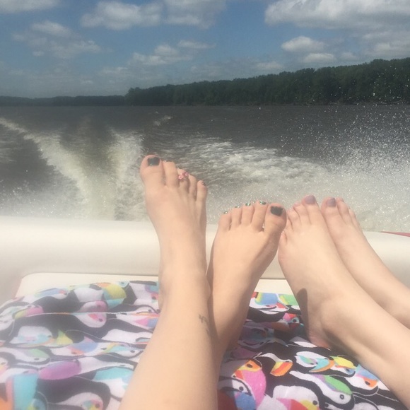 Profile Picture of Danielle Lux (@dlux199213) on Poshmark