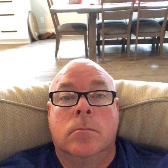 Profile Picture of Michael Gould (@mikeibew37) on Poshmark