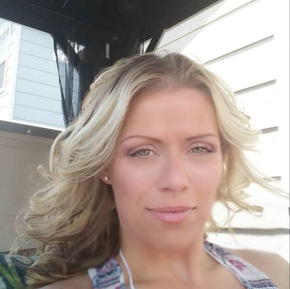 Profile Picture of Katie Leymaster (@kley100000) on Poshmark