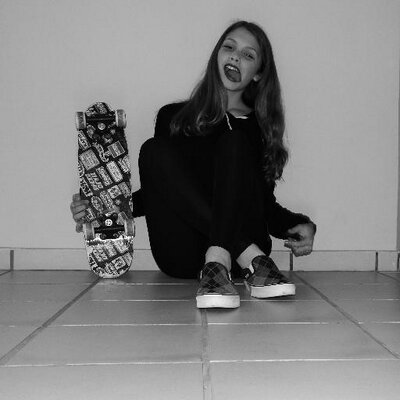 Profile Picture of Eva Vass (@evavassiliadi) on Twitter