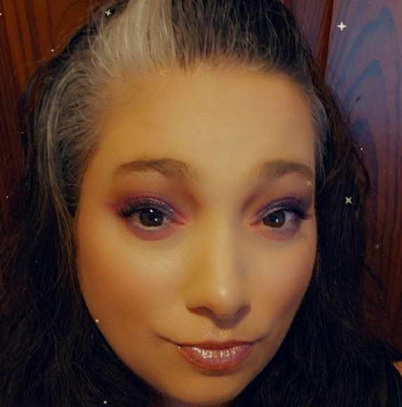 Profile Picture of Neia Quaintance (@orangedream3) on Poshmark
