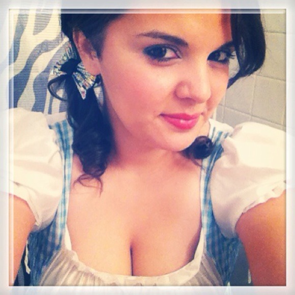 Profile Picture of Amra Alibasic (@amricc) on Poshmark