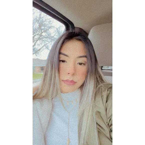 Profile Picture of Ada Arroyo (@adaarroyo) on Poshmark