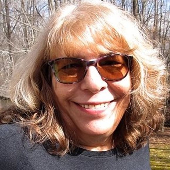 Adrienne Ponzini - Poshmark Profile Picture of Adrienne Ponzini (@adrienneponzini) on Poshmark