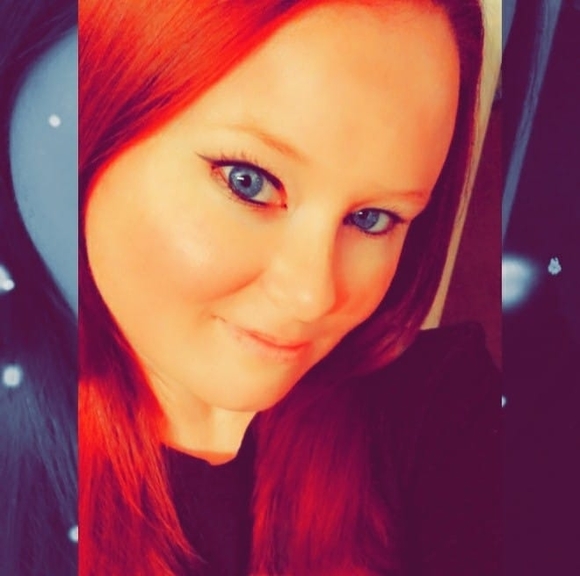 Profile Picture of Amanda Craven (@amandacraven22) on Poshmark